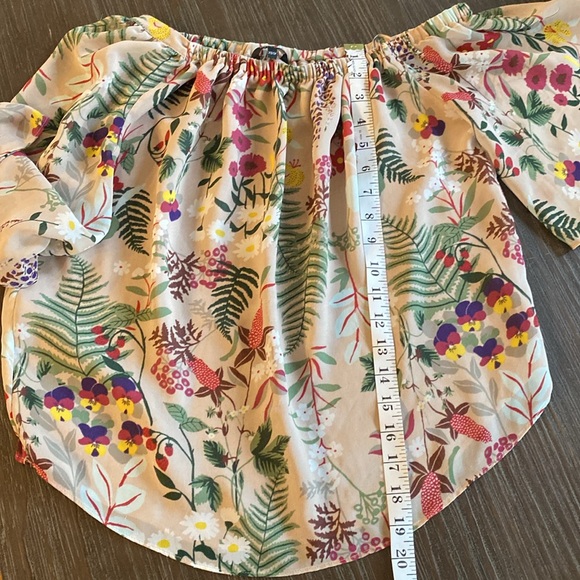 RW & Co. ladies fully lined blouse in size extra small. - Picture 7 of 8